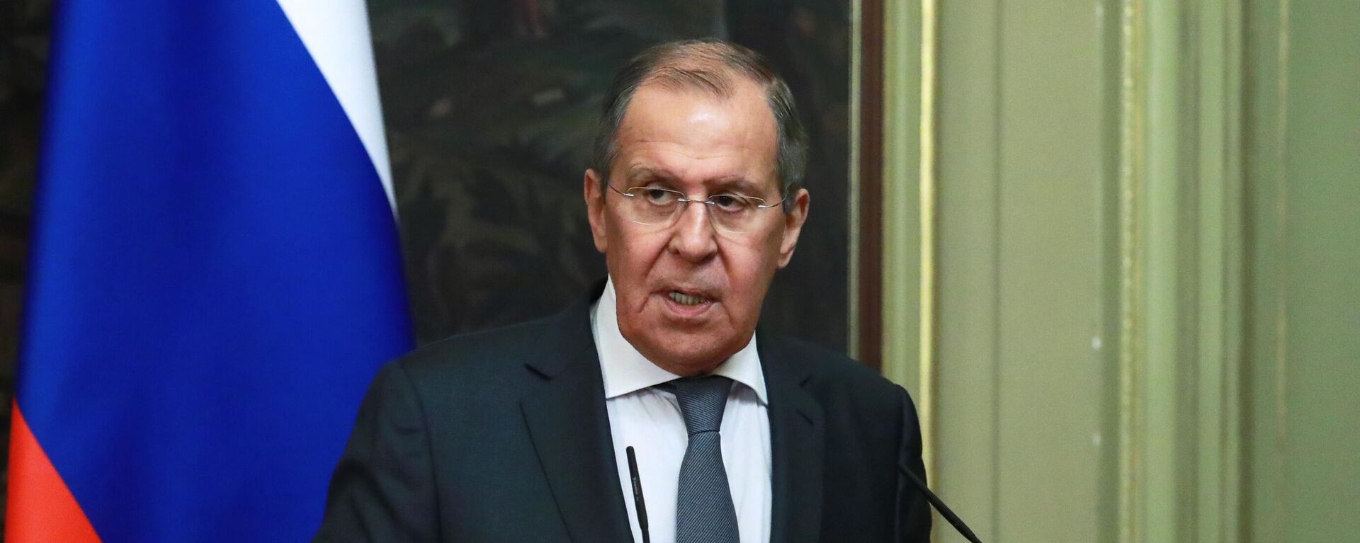 El ministro de Exteriores ruso, Serguéi Lavrov, durante una rueda de prensa tras reunirse con su homólogo de Catar, Mohamed bin Abdulrahman Thani - Sputnik Mundo, 1920, 11.09.2021