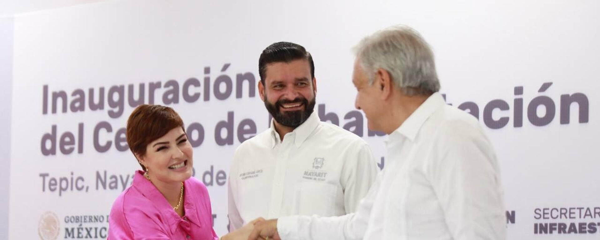 Antonio Echevarría, gobernador de Nayarit, junto a AMLO - Sputnik Mundo, 1920, 13.09.2021