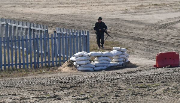 Las maniobras Zapad-2021 fueron la última etapa del entrenamiento conjunto de las fuerzas armadas de ambos      países.En la foto: un soldado en el campo de entrenamiento      Obuz-Lesnovsky, cerca de Baranovichi, en Bielorrusia. - Sputnik Mundo