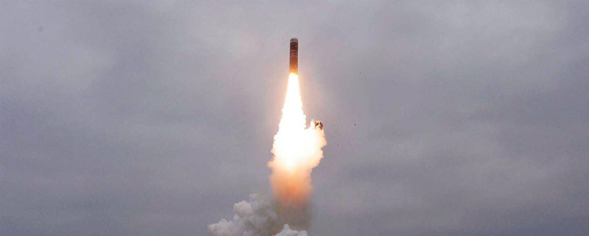 El lanzamiento del misil SLBM - Sputnik Mundo, 1920, 15.09.2021