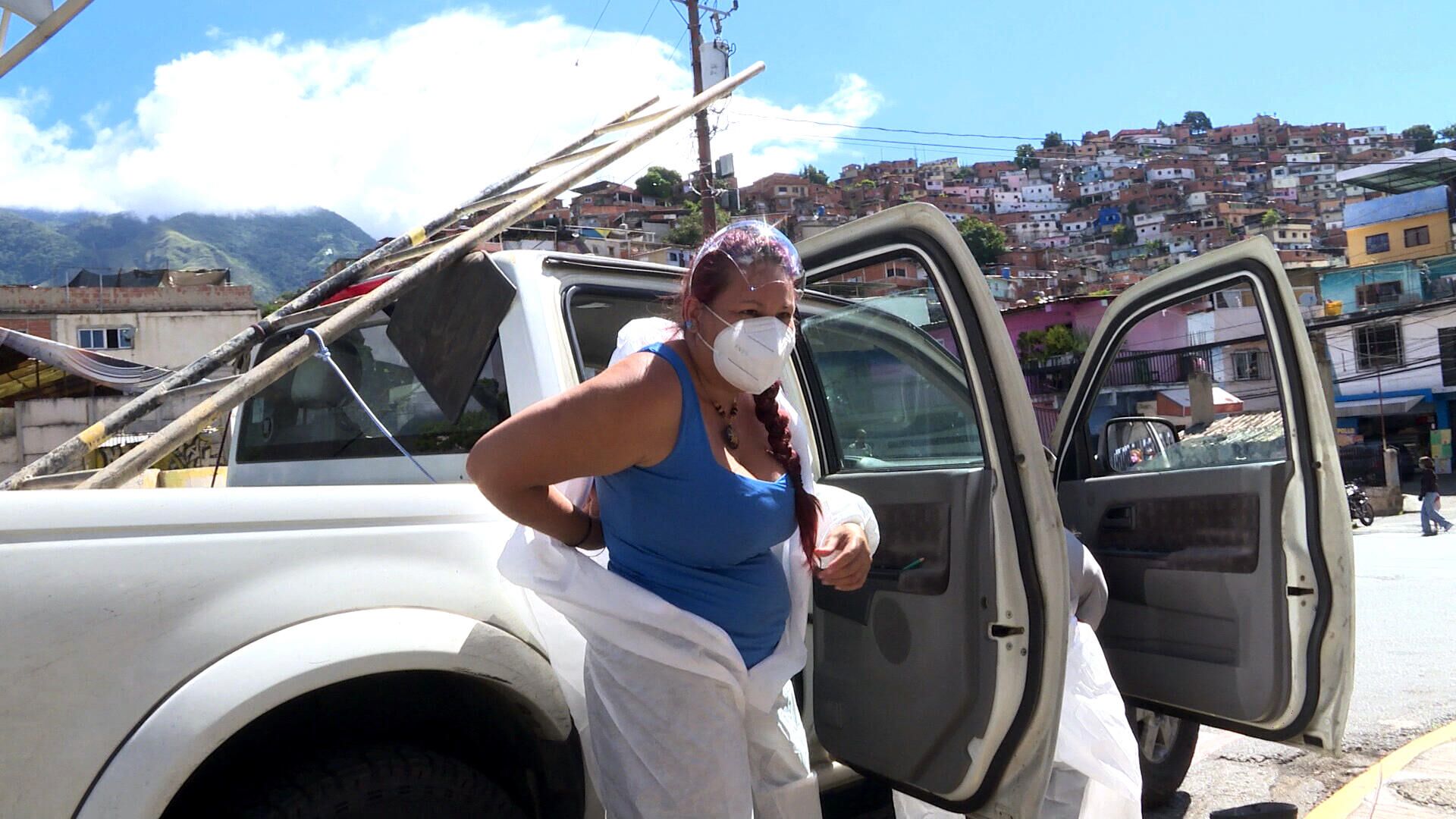 Alejandra Zamora, investigadora venezolana, durante la primera jornada de muestreo para el proyecto Detección de SARS-CoV-2 en Aguas Servidas - Sputnik Mundo, 1920, 15.09.2021