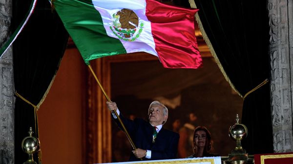 Andrés Manuel López Obrador, presidente de México da el Grito de la Independencia 2021 Andrés Manuel López Obrador, presidente de México da el Grito de la Independencia 2021 - Sputnik Mundo