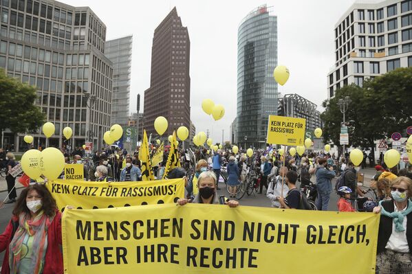 Participantes en la manifestación electoral en Berlín, Alemania. - Sputnik Mundo