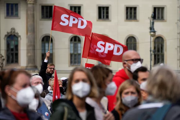 Partidarios del Partido Socialdemócrata de Alemania (SPD) durante la manifestación electoral en Berlín, Alemania. Partidarios del Partido Socialdemócrata de Alemania (SPD) durante la manifestación electoral en Berlín, Alemania. - Sputnik Mundo
