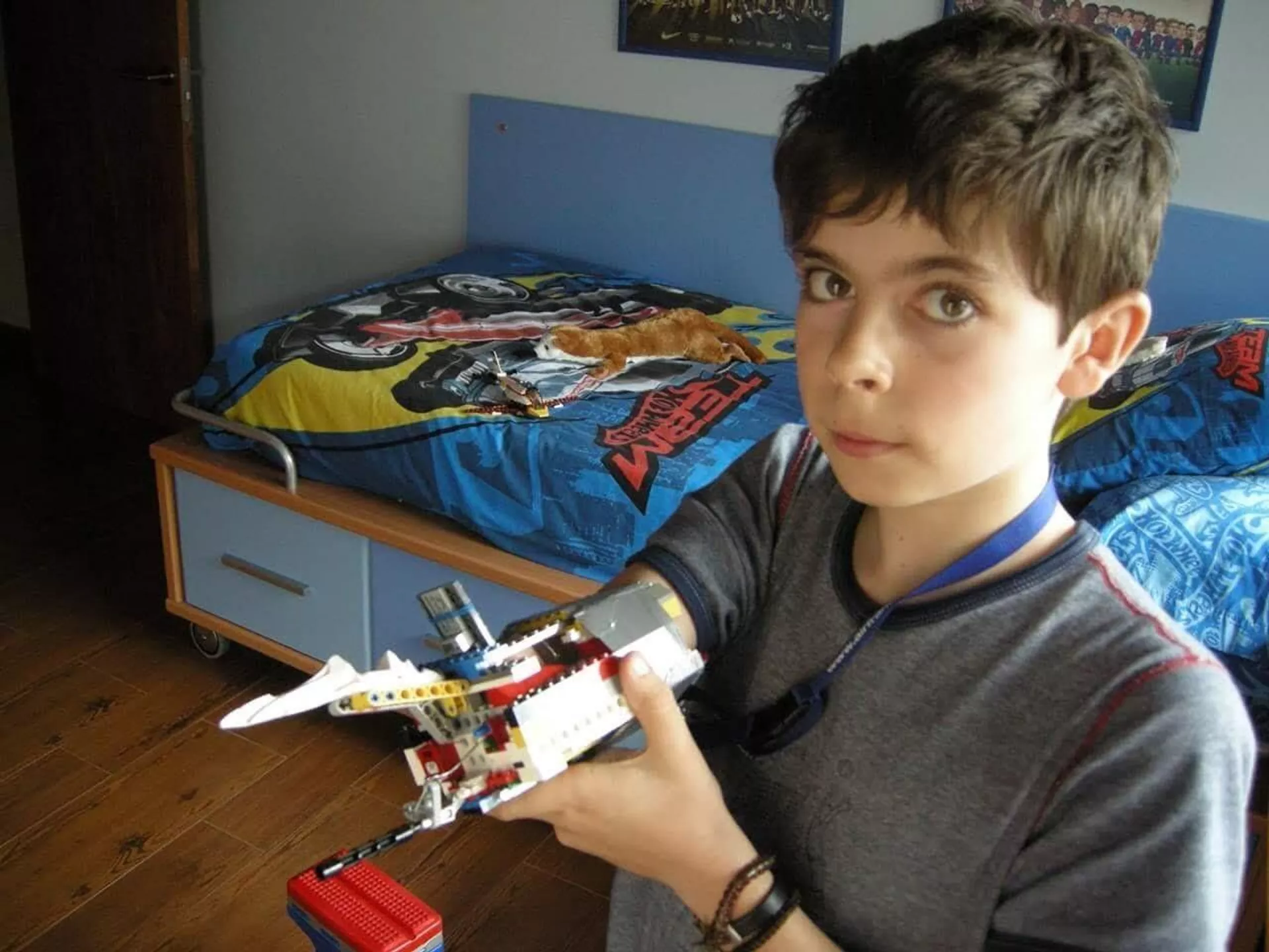 David Aguilar y su primera prótesis hecha con piezas de Lego David Aguilar y su primera prótesis hecha con piezas de Lego - Sputnik Mundo, 1920, 17.09.2021