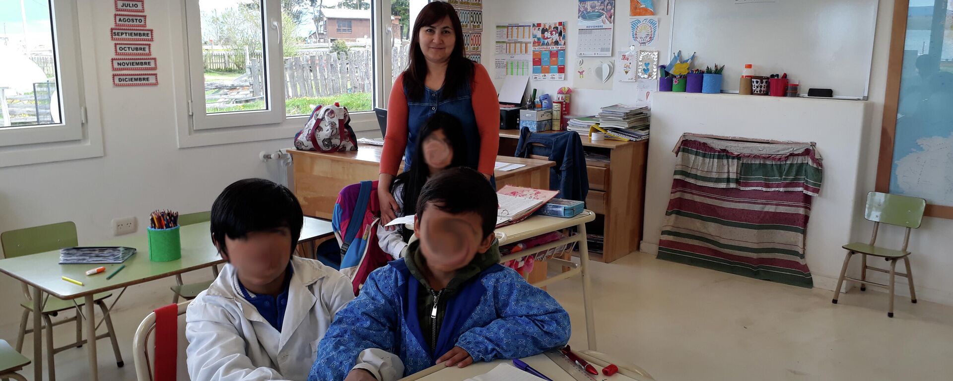 Liliana Juliá, maestra de la escuela 44 Héroes del Submarino ARA San Juan, en Puerto Almanza, Tierra del Fuego - Sputnik Mundo, 1920, 17.09.2021