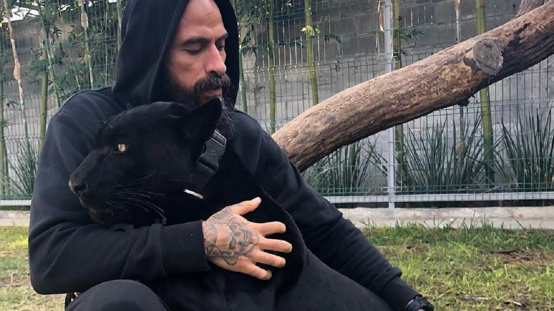 Babo junto a su mascota Babo junto a su mascota