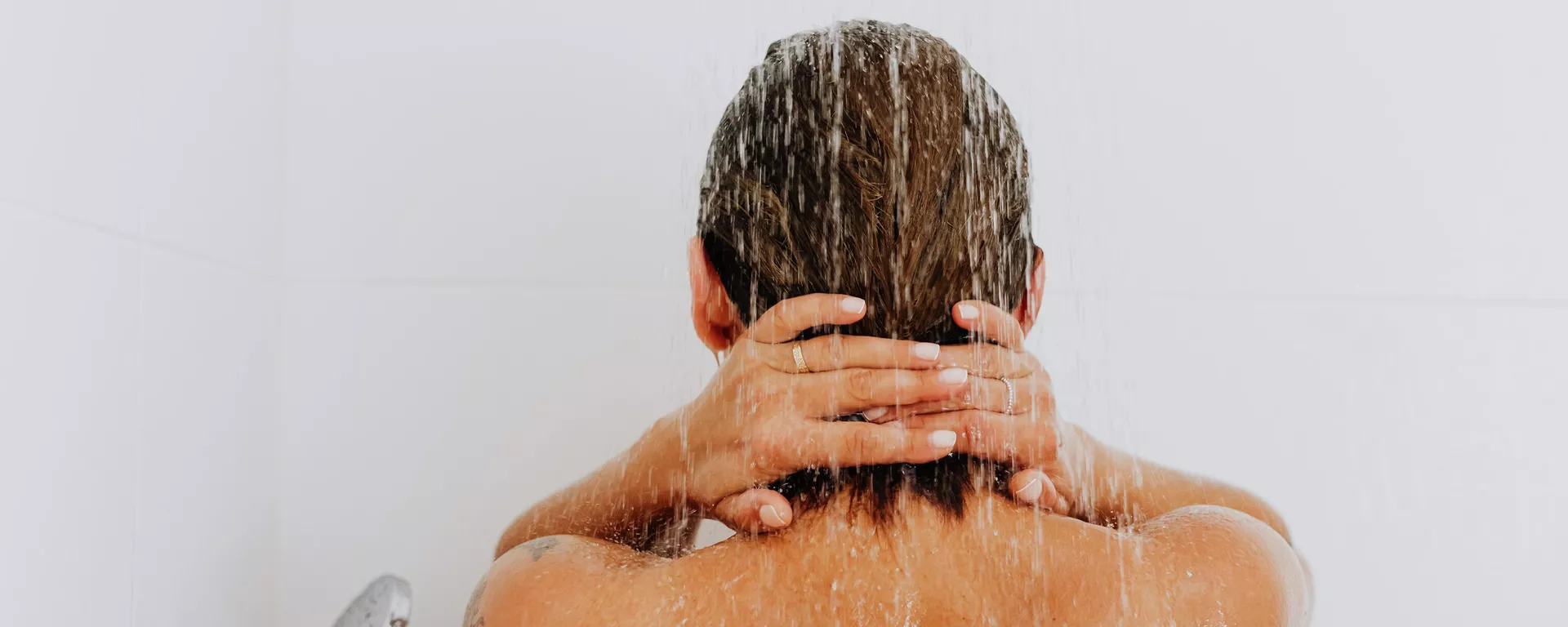 Una persona tomando una ducha Una persona tomando una ducha - Sputnik Mundo, 1920, 19.09.2021
