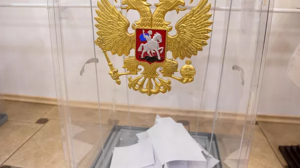 Urna electoral para las parlamentarias de Rusia - Sputnik Mundo