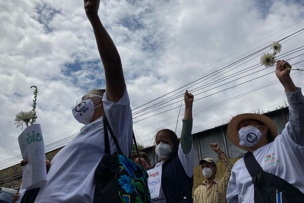 Conmemoración para las víctimas de los sismos de 2017 convocada por el Colectivo Daminificados Unidos, en los restos del derrumbe de Bolivar 168, colonia Obrera - Sputnik Mundo