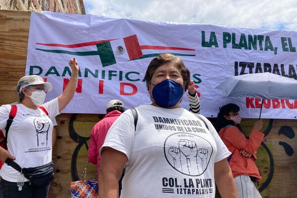 Luisa Aguirre, damnificada de la colonia La Planta, posa para foto - Sputnik Mundo