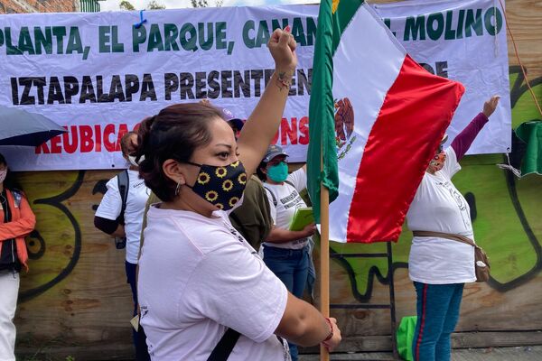 Conmemoración para las víctimas de los sismos de 2017 convocada por el Colectivo Daminificados Unidos, en los restos del derrumbe de Bolivar 168, colonia Obrera - Sputnik Mundo