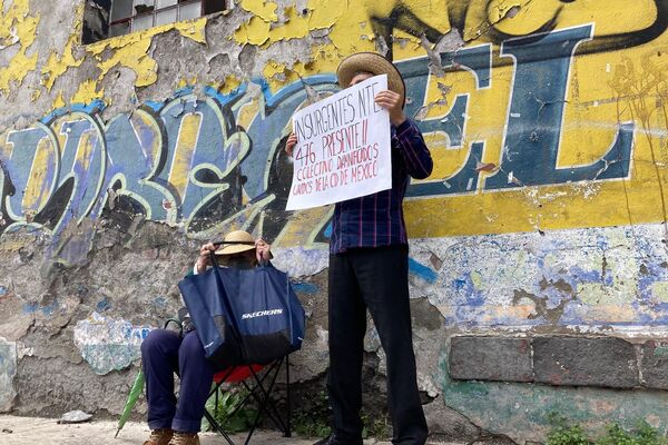Conmemoración para las víctimas de los sismos de 2017 convocada por el Colectivo Daminificados Unidos, en los restos del derrumbe de Bolivar 168, colonia Obrera - Sputnik Mundo