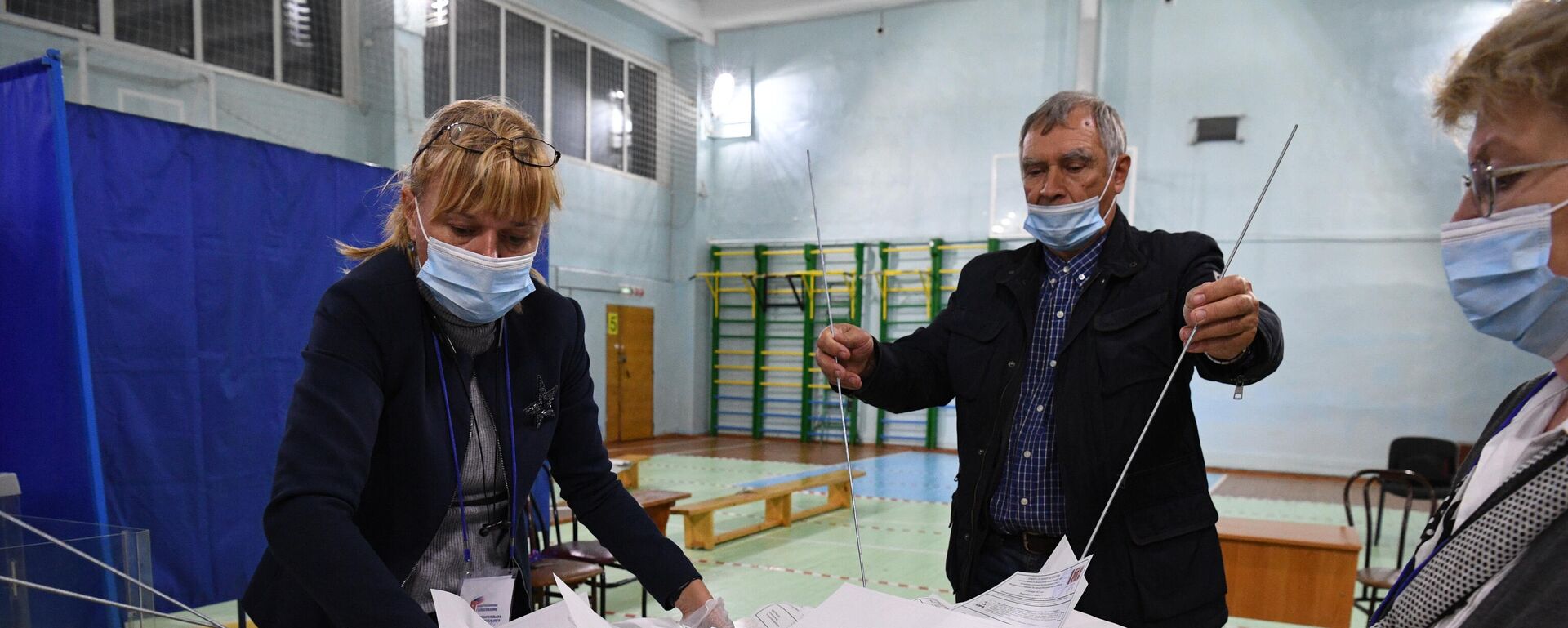 El conteo de votos en las elecciones parlamentarias en Rusia - Sputnik Mundo, 1920, 20.09.2021