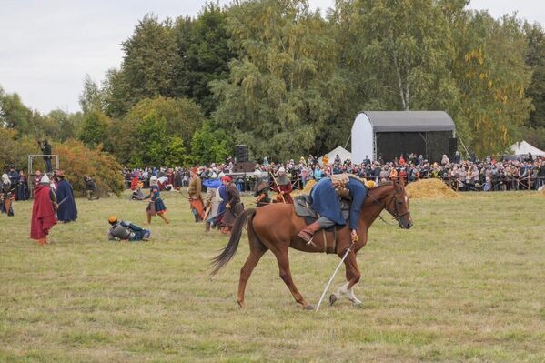 Fue una de las batallas más sangrientas en la historia de Rusia. Según los historiadores, la mitad de los soldados rusos pereció en el campo de batalla, mientras que los tártaros-mongoles perdieron prácticamente al 90% de sus guerreros. Los historiadores narran también que hizo falta una semana entera para enterrar a los caídos, entre el 9 y 16 de septiembre. - Sputnik Mundo