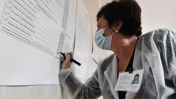 El conteo de los votos en las elecciones parlamentarias en Rusia - Sputnik Mundo