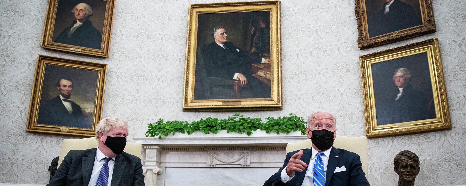 Reunión entre el presidente de Estados Unidos, Joe Biden, y el primer ministro de Reino Unido, Boris Johnson - Sputnik Mundo, 1920, 22.09.2021