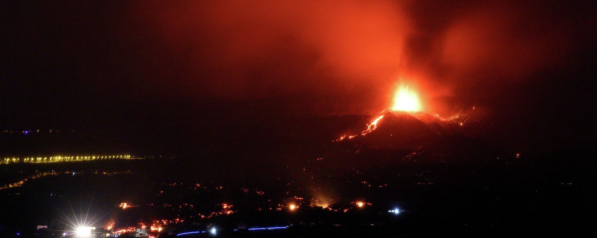 La erupción del volcán de La Palma (en las Islas Canarias) - Sputnik Mundo, 1920, 22.09.2021