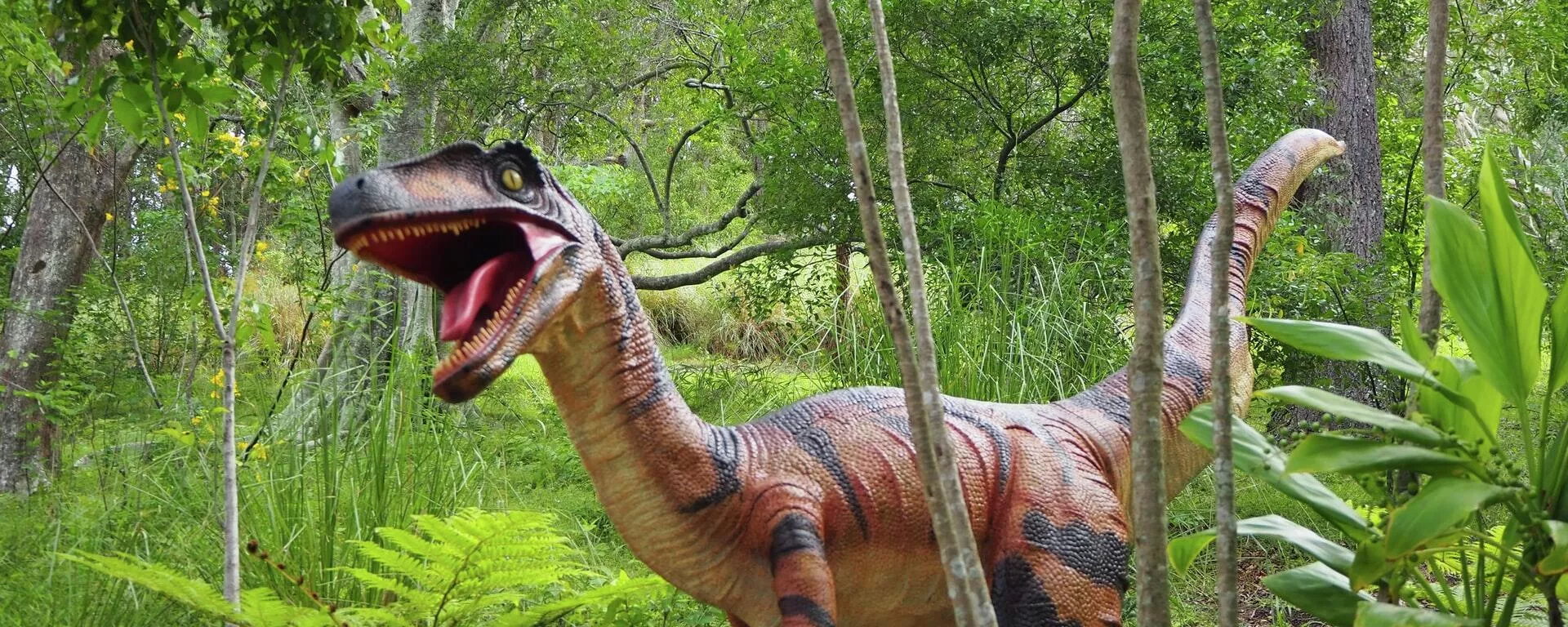 La estatua de un dinosaurio La estatua de un dinosaurio - Sputnik Mundo, 1920, 16.06.2023