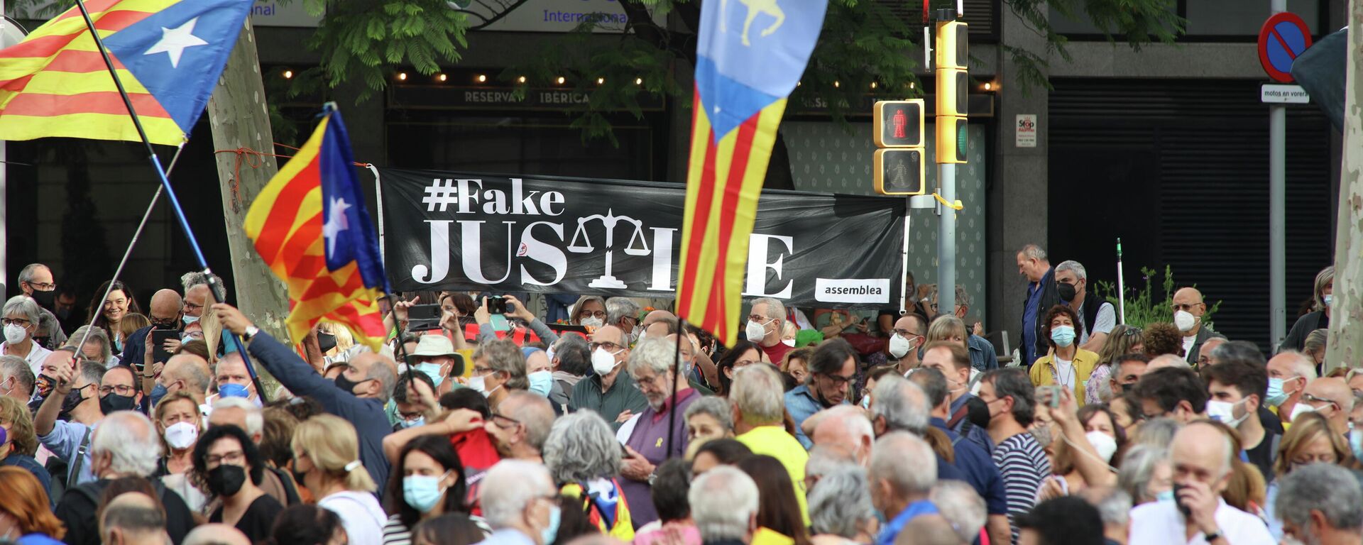 Concentración en Barcelona contra la detención de Carles Puigdemont en Cerdeña - Sputnik Mundo, 1920, 24.09.2021