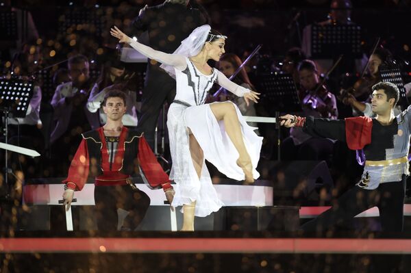 Un concierto festivo se celebró en Ereván con motivo del 30 aniversario de la formación de la República de Armenia. - Sputnik Mundo