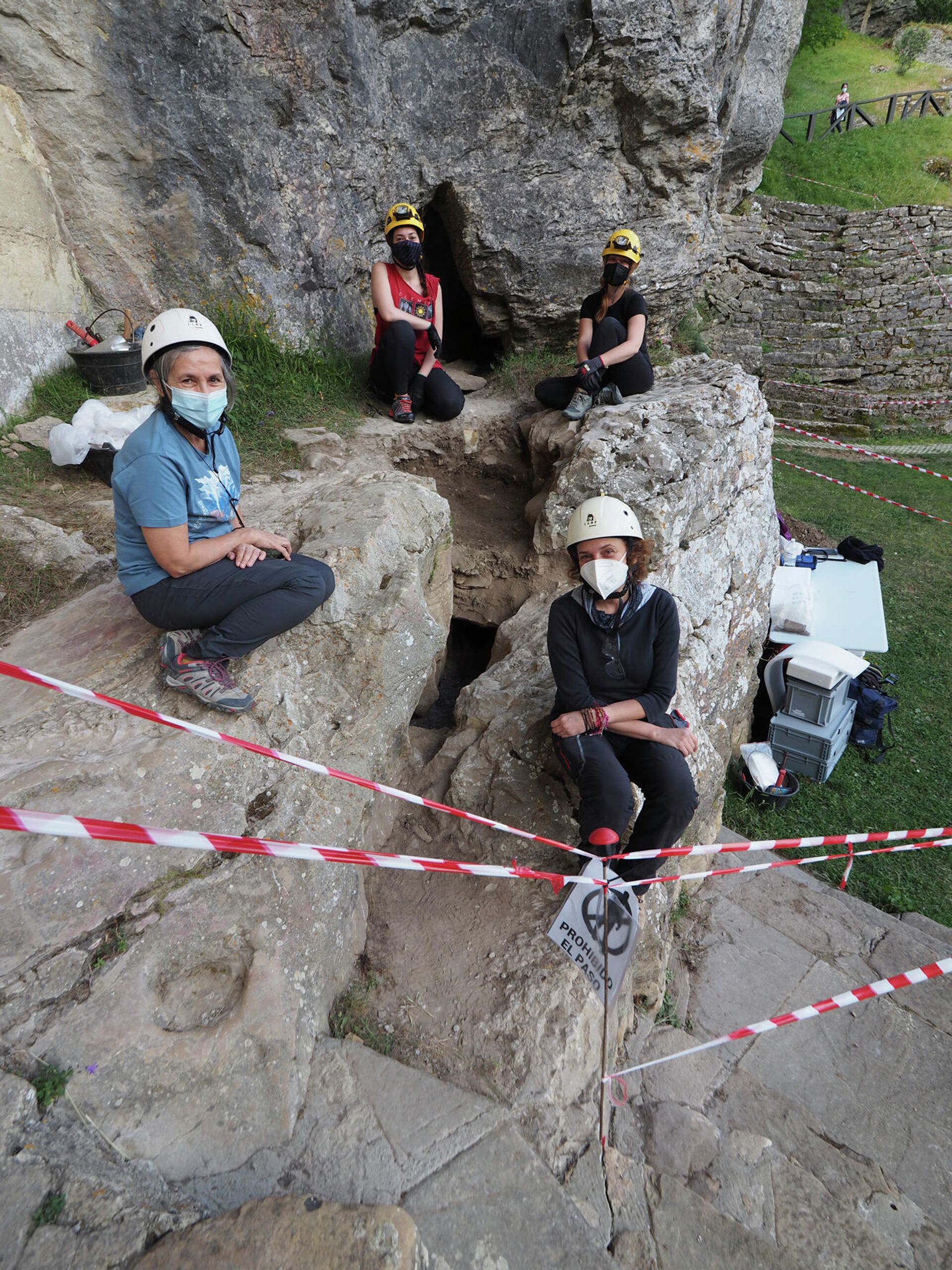 Equipo de arqueólogos trabajando en Ojo Guareña (Burgos) - Sputnik Mundo, 1920, 24.09.2021