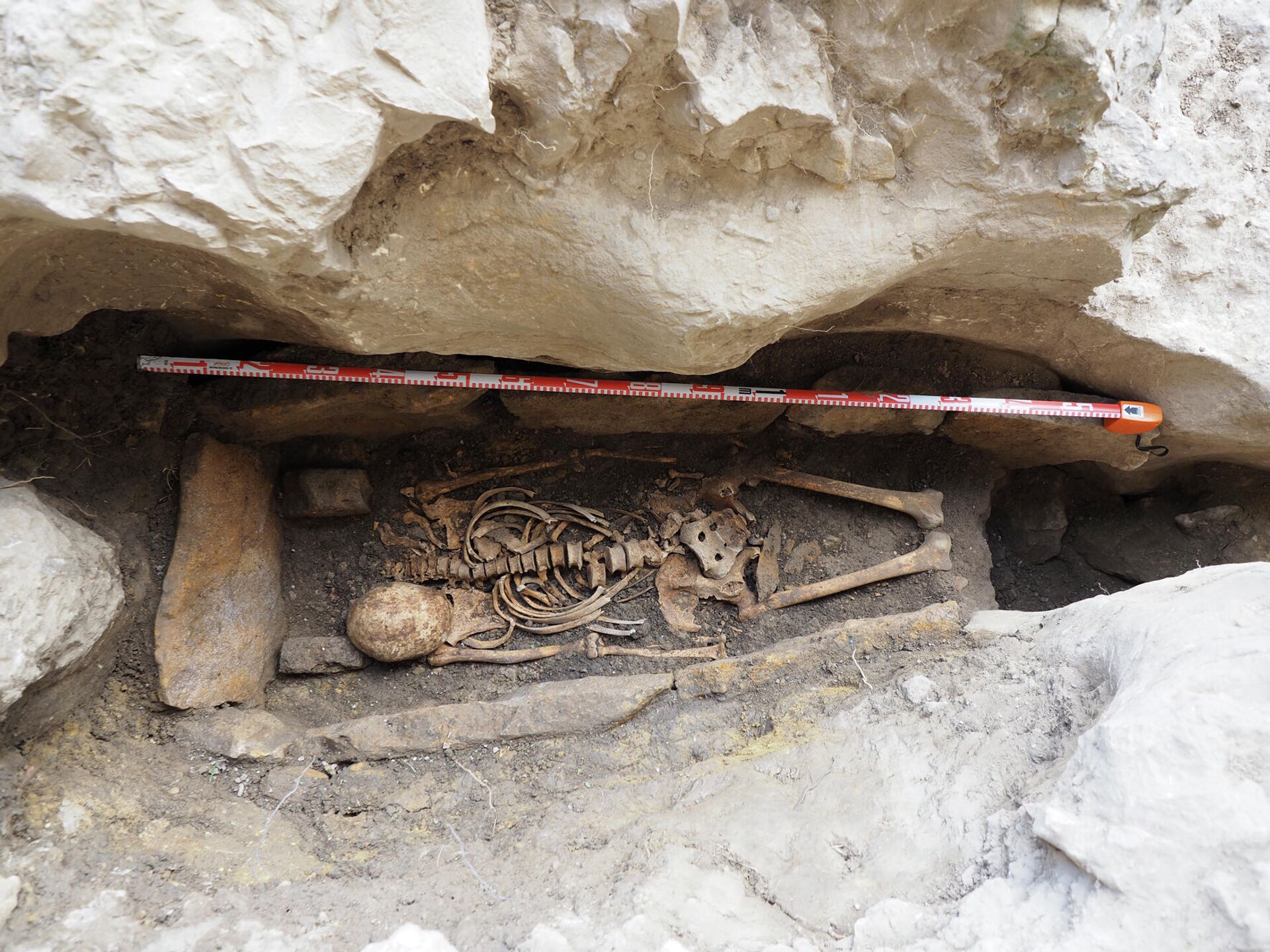 El esqueleto hallado cerca de la ermita de San Tirso y San Bernabé (Burgos) - Sputnik Mundo, 1920, 24.09.2021