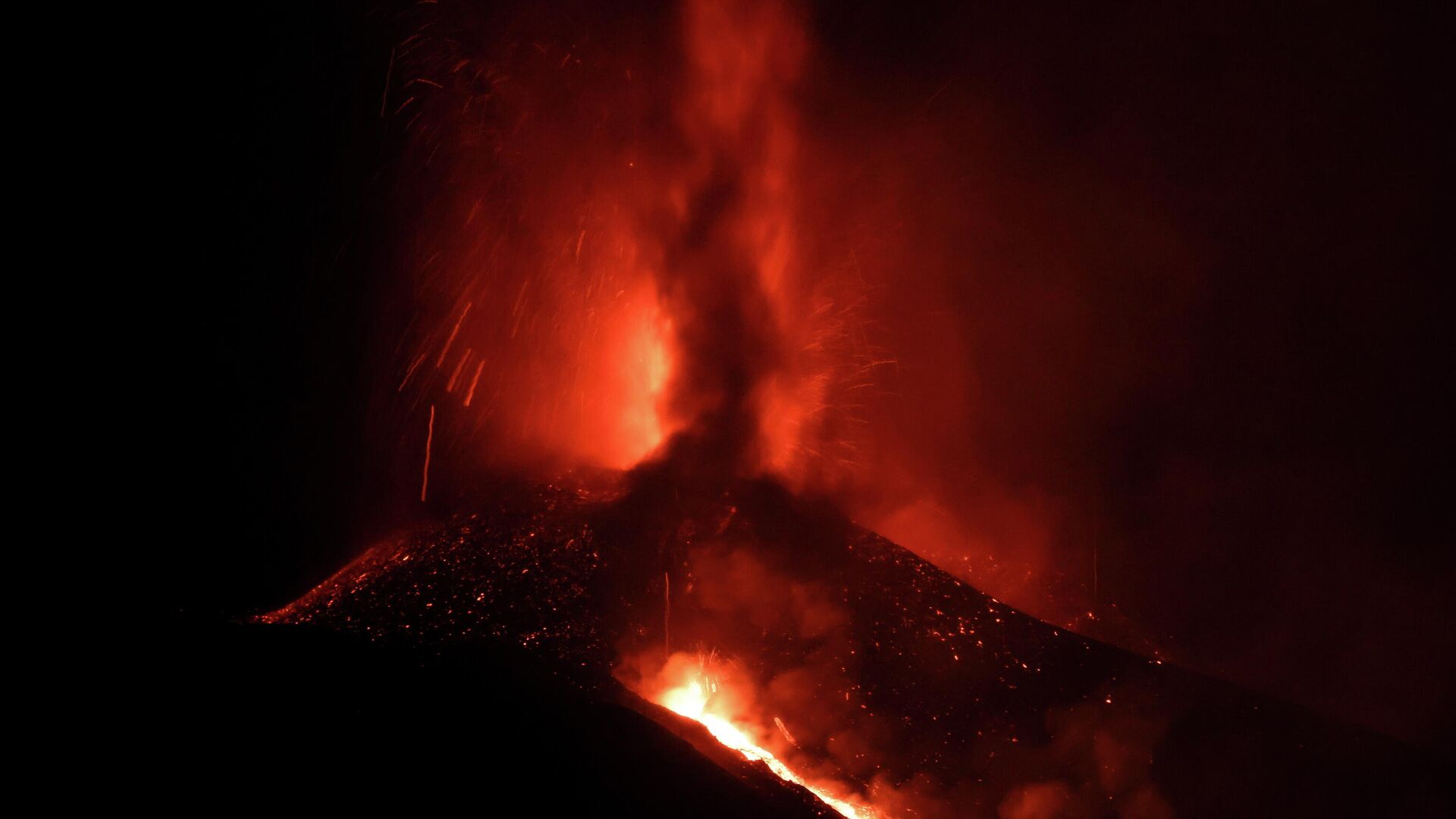 El volcán de La Palma El volcán de La Palma - Sputnik Mundo, 1920, 24.10.2021