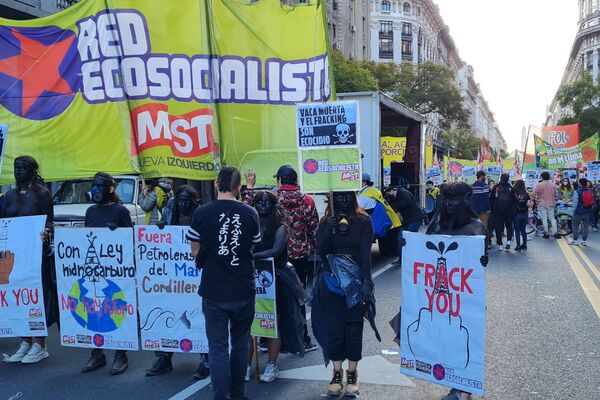 Marcha en Argentina contra la crisis climática - Sputnik Mundo