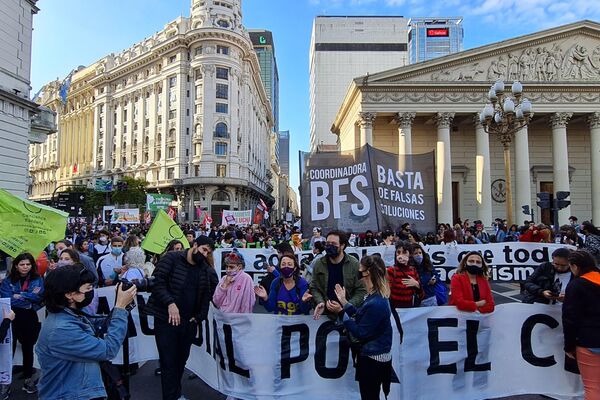 Marcha en Argentina contra la crisis climática - Sputnik Mundo