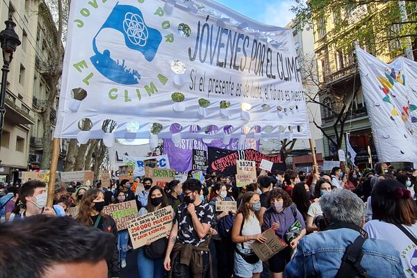 Marcha en Argentina contra la crisis climática - Sputnik Mundo