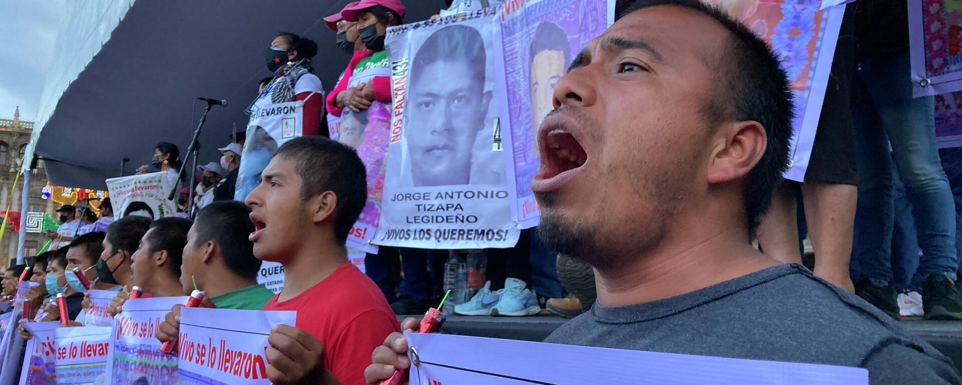 Manifestación por el séptimo aniversario de la desaparición de los 43 estudiantes de Ayotzinapa - Sputnik Mundo, 1920, 30.06.2022