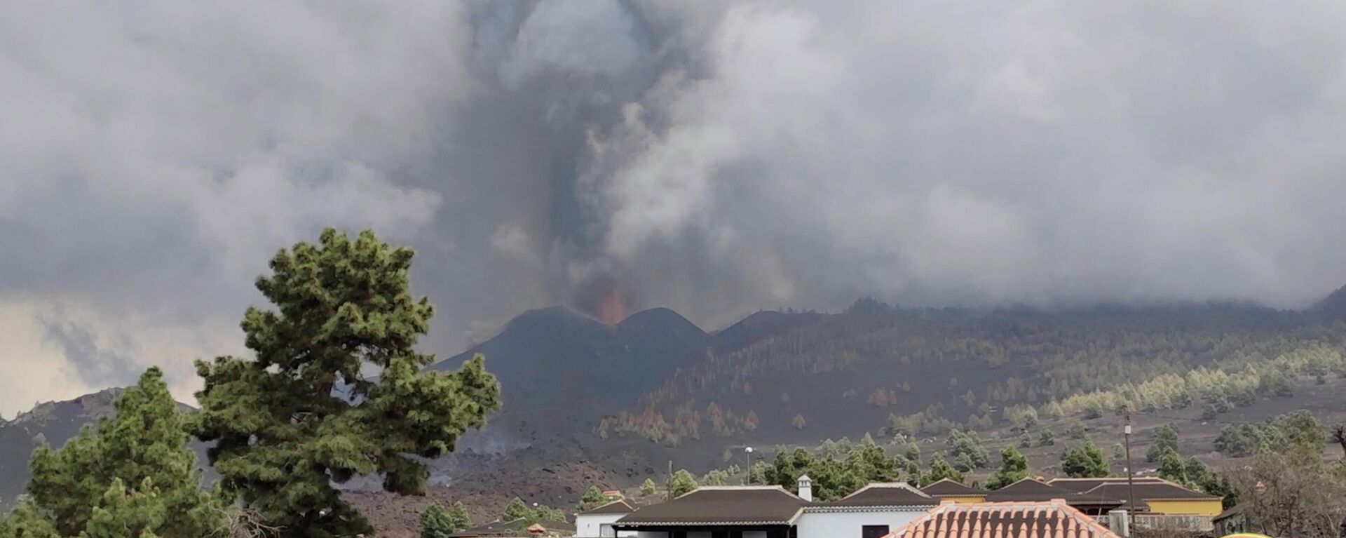 El volcán de La Palma sigue en erupción, las Islas Canarias, España - Sputnik Mundo, 1920, 27.09.2021