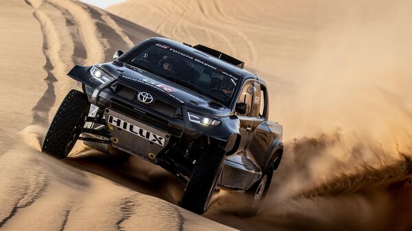 Toyota GR Hilux DKR T1+ - Sputnik Mundo