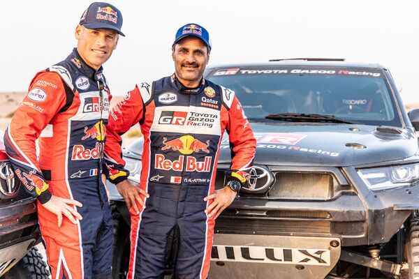 El piloto catarí Nasser Al-Attiyah y su navegador Mathieu Baumel - Sputnik Mundo