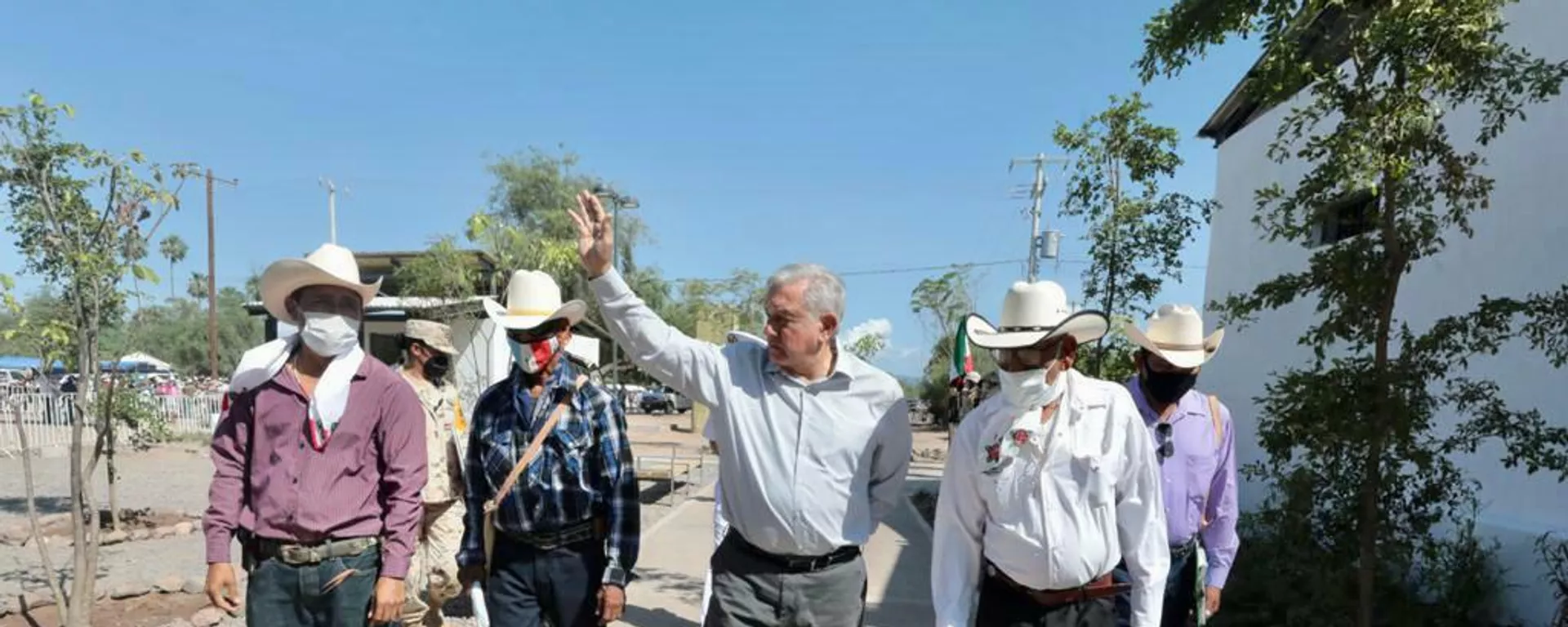 Andrés Manuel López Obrador con el pueblo yaqui Andrés Manuel López Obrador con el pueblo yaqui - Sputnik Mundo, 1920, 28.09.2021
