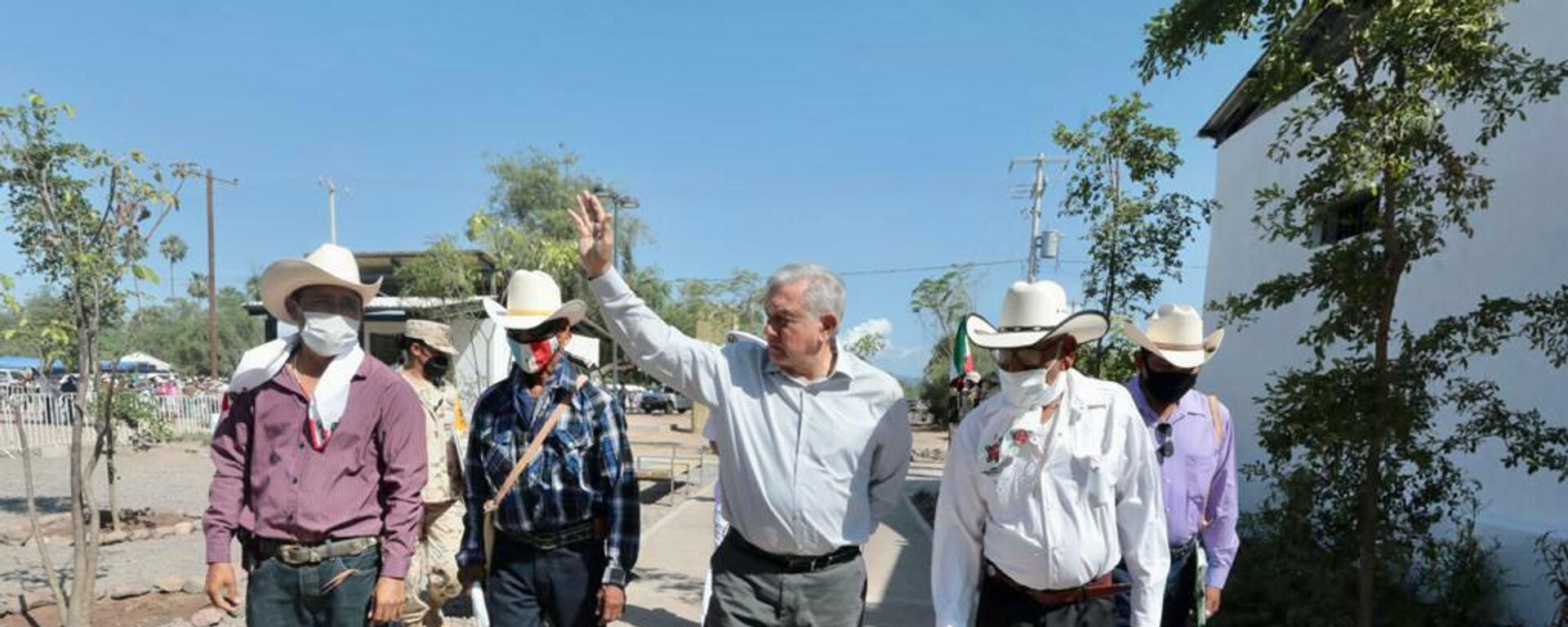 Andrés Manuel López Obrador con el pueblo yaqui Andrés Manuel López Obrador con el pueblo yaqui - Sputnik Mundo, 1920, 28.09.2021