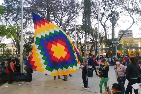 Acto de desagravio a la wiphala en Bolivia - Sputnik Mundo