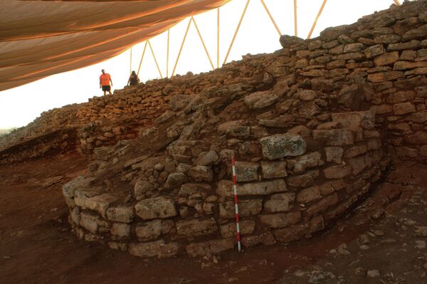 Torre ya documentanda en la excavación - Sputnik Mundo