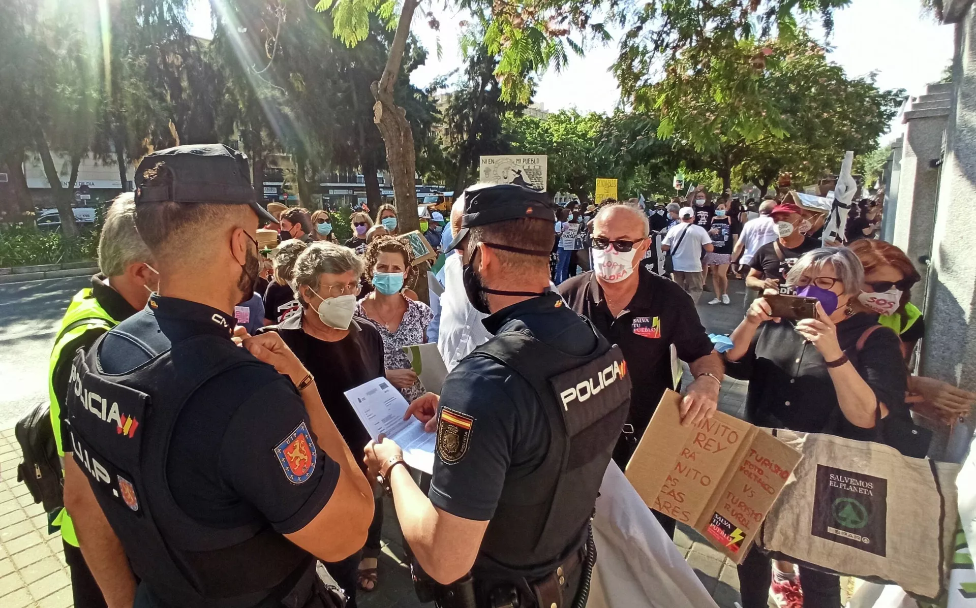 Las protestas contra el ecopostureo del 'boom solar' en Andalucía Las protestas contra el ecopostureo del 'boom solar' en Andalucía - Sputnik Mundo, 1920, 30.09.2021