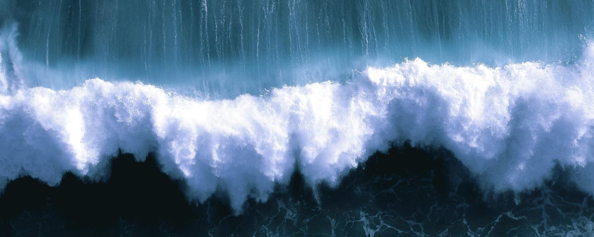 Una onda gigante Una onda gigante - Sputnik Mundo, 1920, 30.09.2021