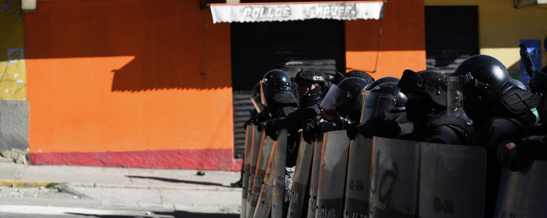 Policía boliviana durante las manifestaciones de cocaleros en La Paz - Sputnik Mundo, 1920, 30.09.2021