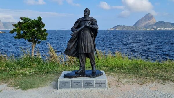 Estatua en homenaje al ruso Fadéi Bellingshausen en Río de Janeiro - Sputnik Mundo