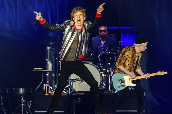 La legendaria banda de rock Rolling Stones actúa durante la gira 'No Filter' en San Luis. Es su primera gira por Estados Unidos desde la muerte del baterista Charlie Watts. - Sputnik Mundo