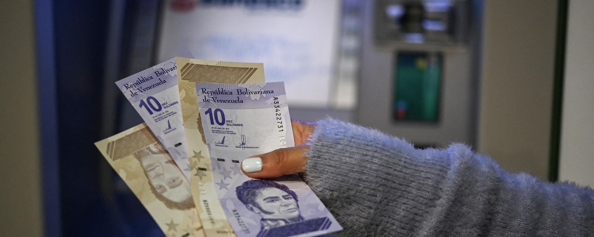 Los nuevos billetes de 5 y 10 bolívares - Sputnik Mundo, 1920, 01.10.2021