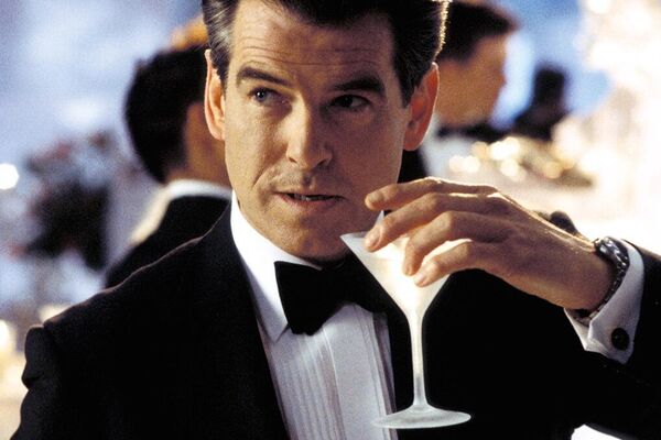 Pierce Brosnan en Otro día para morir de 2002. - Sputnik Mundo