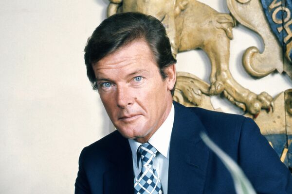 Roger Moore (1927-2017) protagonizó siete películas de la saga James Bond, entre 1973 y 1985. - Sputnik Mundo