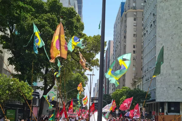 La izquierda brasileña protesta en las calles contra el Gobierno de Bolsonaro La izquierda brasileña protesta en las calles contra el Gobierno de Bolsonaro - Sputnik Mundo