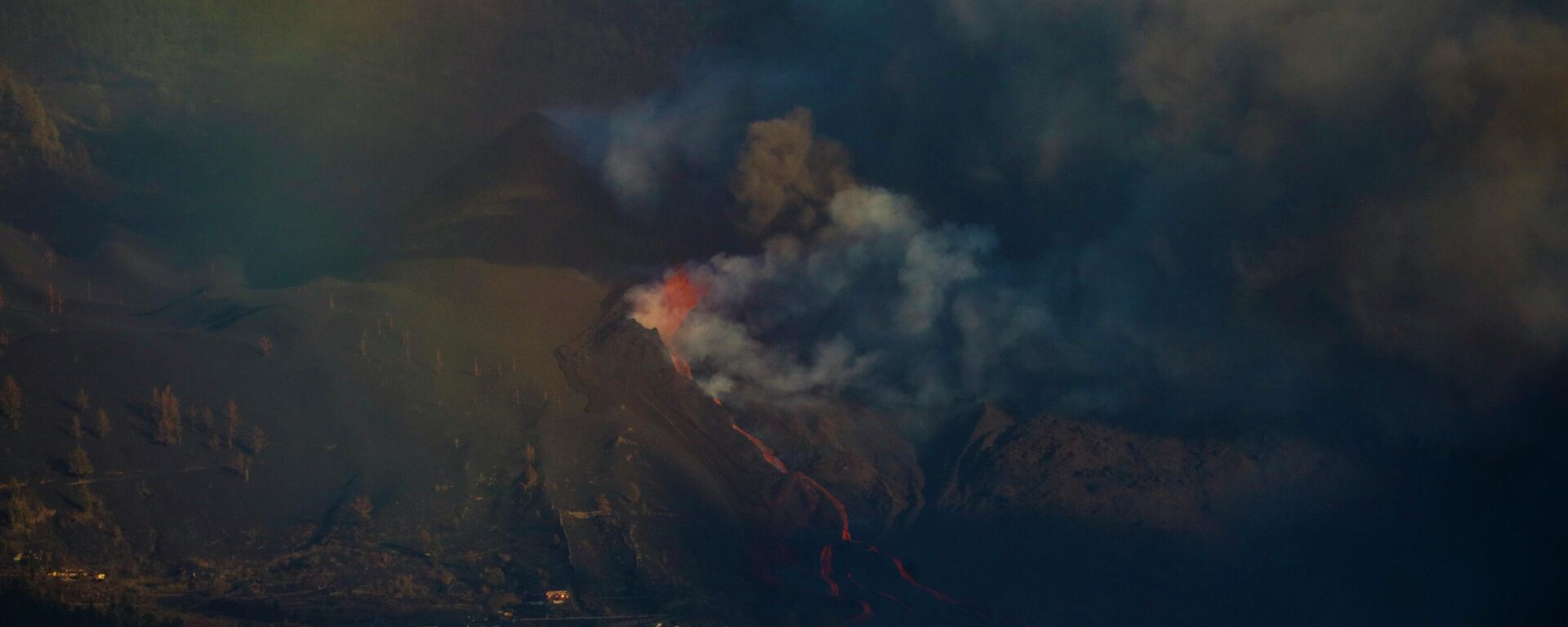 Vista aérea del volcán de Cumbre Vieja - Sputnik Mundo, 1920, 04.10.2021