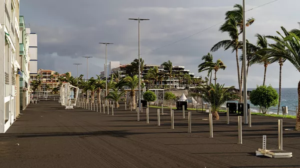 Ceniza del volcán en Puerto de Naos (La Palma) - Sputnik Mundo
